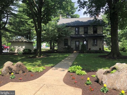 216 Valleybrook Dr, Lancaster PA  17601-4623 exterior