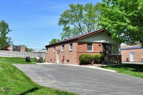 5432 163rd St, Oak Forest, IL 60452-3701