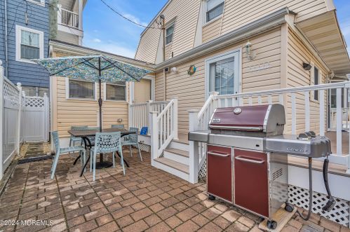 125 Throssell Rd, Lavallette NJ 08735-3230 exterior