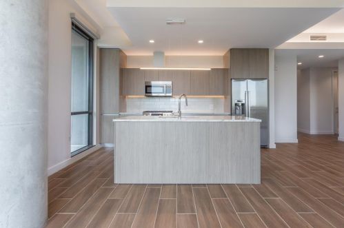 5910 Caruth Haven Ln, Dallas, TX 75206-1935