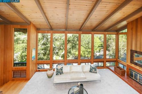 82 Diablo View Dr, Orinda, CA 94563-1507