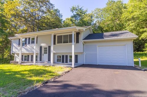 554 Old Hartford Rd, Colchester CT  06415-2732 exterior