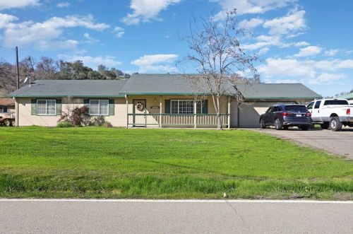 2920 Berkesey Ln, Valley Springs, CA 95252-9576