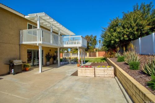 3071 Wicklow Dr, Riverside CA  92503-5806 exterior