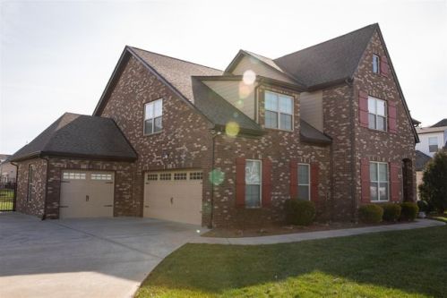 2826 Craythorne Dr, Murfreesboro, TN 37129-1098