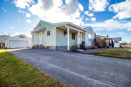 2018 Joseph Ave, Spokane WA  99208-2927 exterior