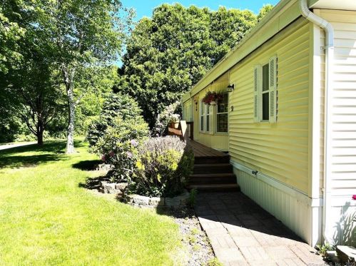 31 Colchester Cmns, Colchester, CT 06415-2103