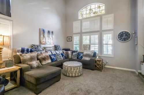 781 Bluff Dr, Los Banos CA  93635-5127 exterior