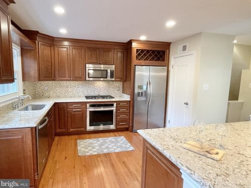 6031 Queenston St, Springfield VA  22152-1746 exterior