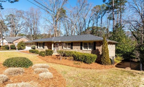 2665 Hawthorne Dr, Atlanta, GA 30345-1327