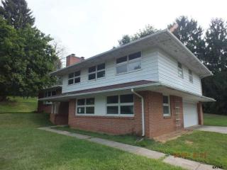 2081 Brook Cir, York, PA 17403-4749