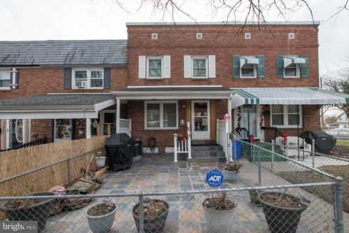 2421 Adrian St, Harrisburg, PA 17104-2108
