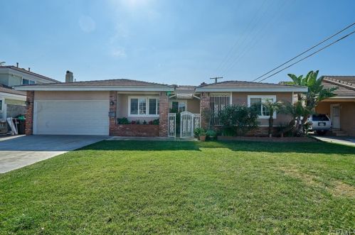9074 Farm St, Downey, CA 90241-2736