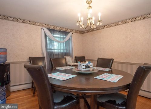 2106 Lyndell Dr, Lancaster PA  17601-5728 exterior