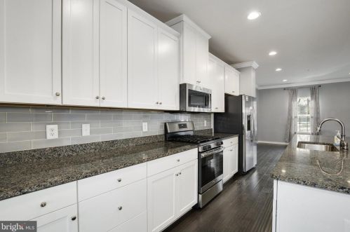 1605 Regent Manor Ct, Silver Spring MD 20904-2270 exterior