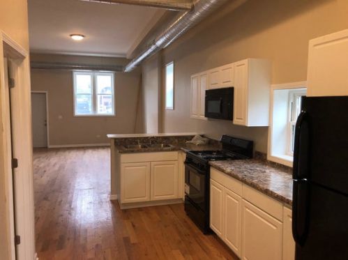 2428 Roosevelt Rd, Chicago, IL 60608-1004
