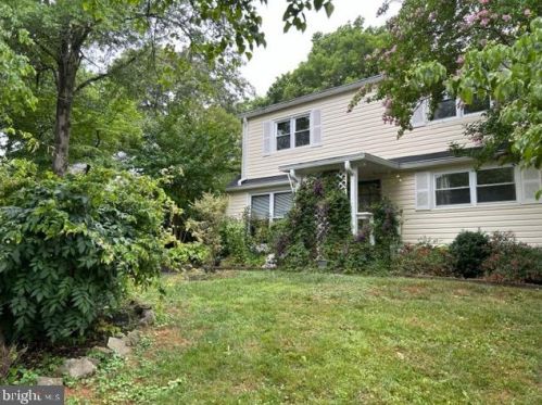 3106 Dashiell Rd, Falls Church, VA 22042-4216