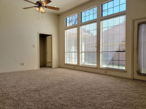 2733 Sedgeway Ln, Carrollton TX 75006-2157 exterior