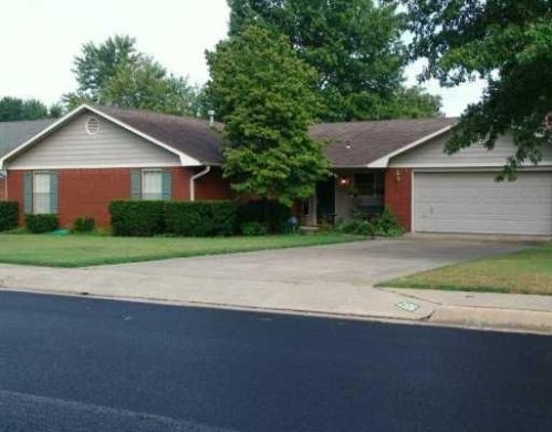 2106 Redbird Cir, Springdale, AR 72764-5747