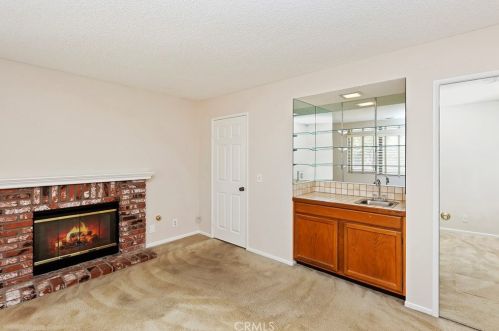 2662 Sovereign Way, Riverside CA  92506-5120 exterior