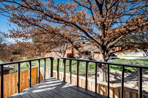 2525 Lk Bnd Ter, Carrollton TX 75006-2130 exterior