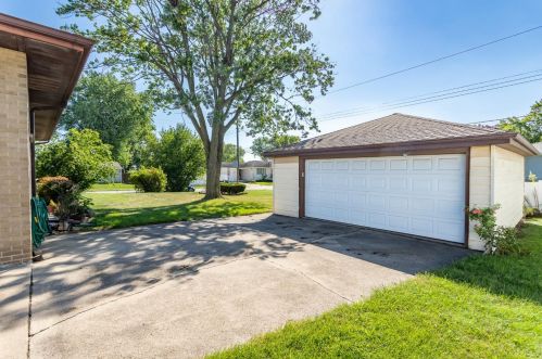 8630 Calumet Ave, Hammond IN  46321-2525 exterior