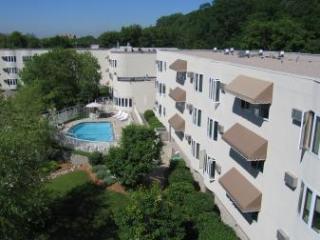 2000 7th St, Saint Paul MN  55116-3249 exterior