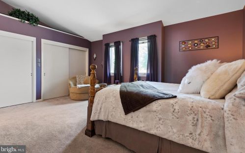 884 Salisbury Ct, Lancaster PA  17601-4481 exterior