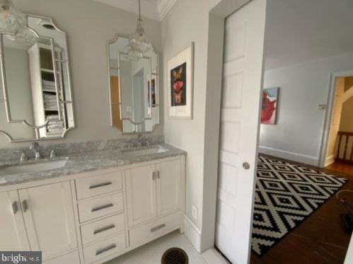 25 Ctr St, Tavistock NJ 08033-1801 exterior