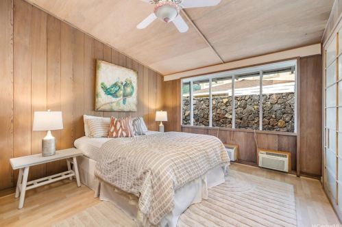 321 Halemaumau Pl, Honolulu HI  96821-2107 exterior