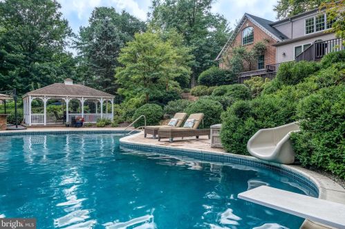 98 Leaman Rd, Lancaster, PA 17603-9692