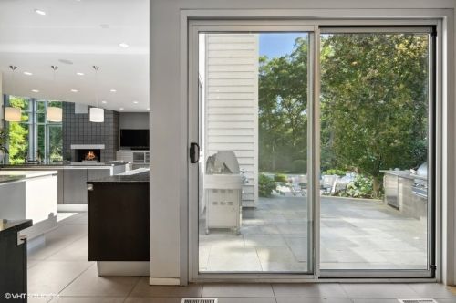 11300 79th St, Willowbrook IL  60527-5107 exterior