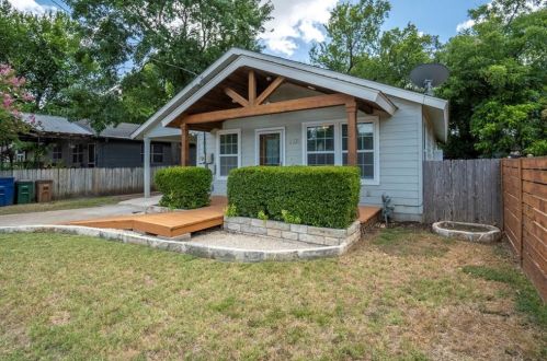 2321 5th St, Austin TX  78702-4635 exterior