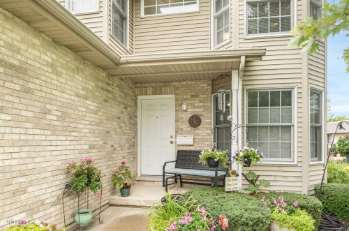 143 Mclaren Dr, Sycamore IL  60178-2256 exterior