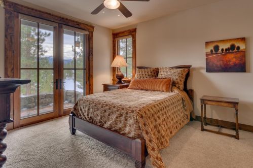 240 Laura Knight, Truckee CA  exterior