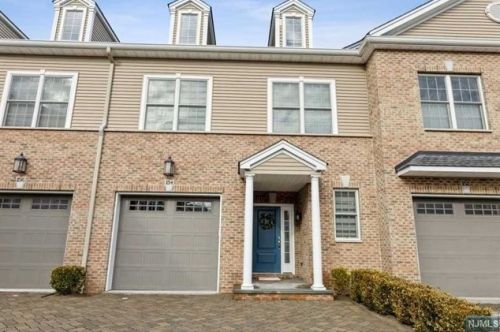 154 Rio Vista Ln, Rockleigh, NJ 07647-2218
