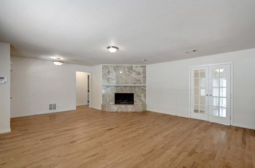 8609 Camelia Ln, Austin TX  78759-7506 exterior