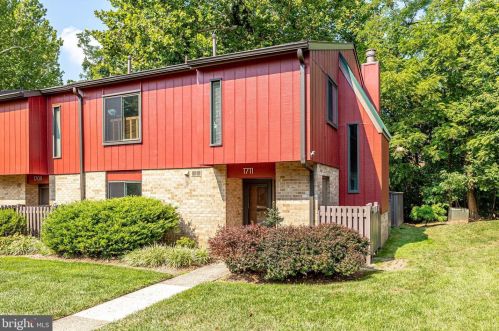 1711 Ivy Oak Sq, Herndon, VA 20190-4711