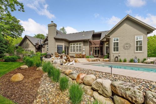 2165 Charlton Rd, Saint Paul MN  55118-4738 exterior