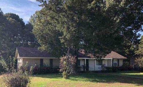 307 Thunderbird Dr, Hernando, MS 38632-4322