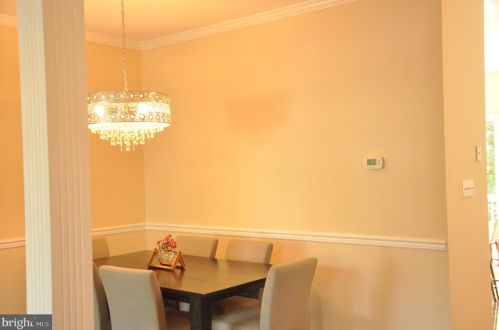 13196 Ashnut Ln, Herndon, VA 20171-4327