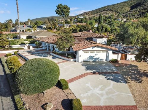 1423 La Plaza Dr, San Marcos, CA 92078-4711