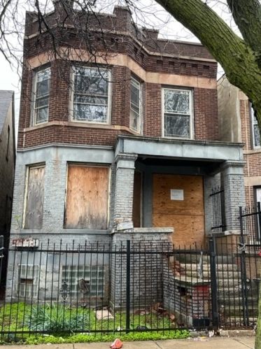 3930 Lexington St, Chicago IL  60624-3648 exterior