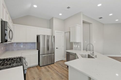 3100 Delaford Dr, Carrollton TX 75007-3030 exterior