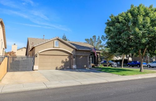 1704 Candler Ln, Modesto, CA 95355-8214