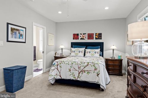 658 Greenman Rd, Haddonfield NJ 08033-2720 exterior