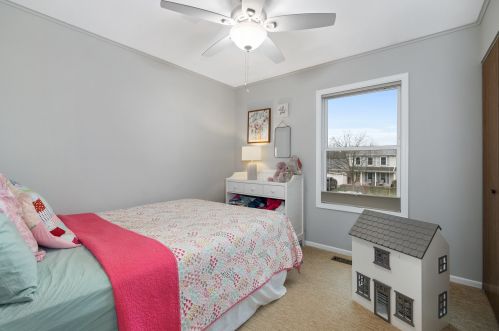 1217 Dogwood Ln, Carol Stream IL  60188-3322 exterior