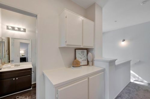 1804 Crescent Oak, Irvine CA  92618-4027 exterior