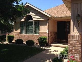 725 Country Meadows Ln, Peoria IL  61614-2061 exterior