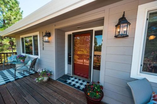 12998 Torrey Pines Dr, Auburn, CA 95602-8177
